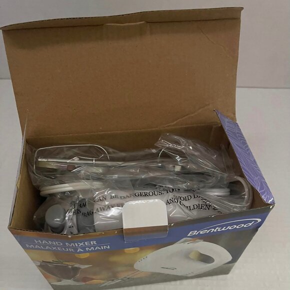 Brentwood HM-45 WHITE 150W 5-Speed Lightweight Ergonomic Hand Mixer w Heel Rest - Picture 5 of 5